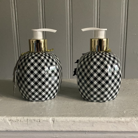 NWT 2- Maison De Base- Buffalo Check Pumpkin Sandalwood & OUD Scented Hand Soaps - Picture 11 of 17